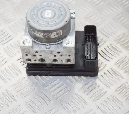 BMW 2 F46 ABS Pump 7915657 7915656