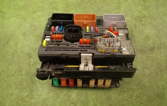 Peugeot 407 BSM Control unit 9667044980