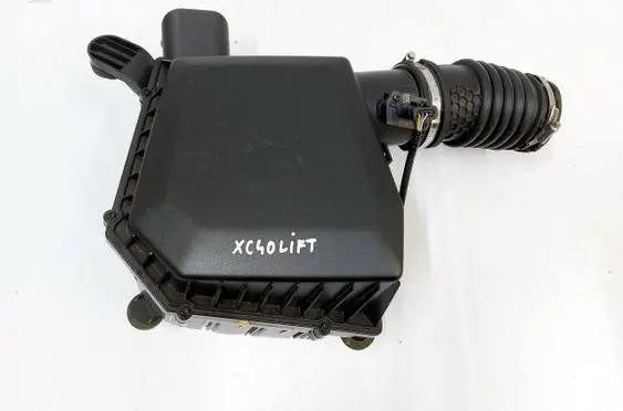 Volvo XC40 Air filter box 32336642