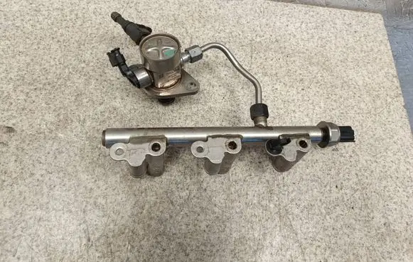 Fuel main line pipe