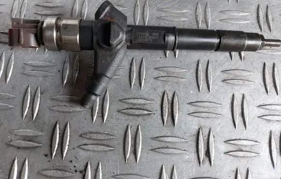 Nissan Primera Fuel injector 16600BN800