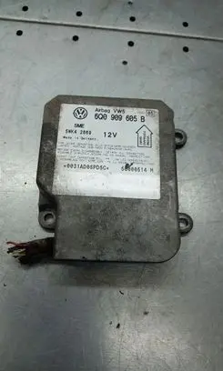 Volkswagen PASSAT B5.5 Airbag deployment crash/impact sensor 6Q0909605B
