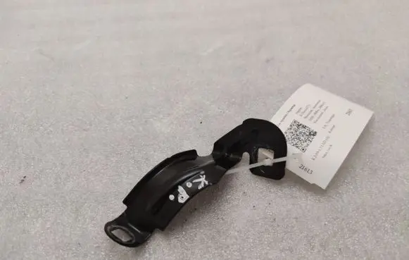 Jaguar E-Pace Fender mounting bracket XPV90