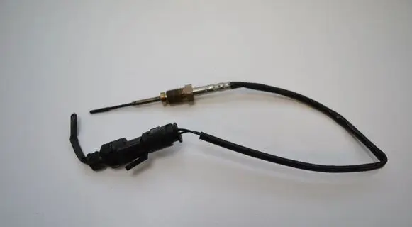 BMW 2 F22 F23 Oil temperature sensor 8570234
