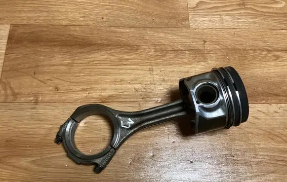 Audi A6 S6 C6 4F Piston with connecting rod 056AB