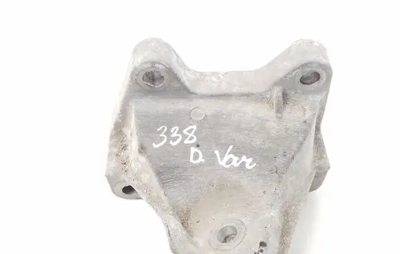 Jeep Grand Cherokee Engine mounting bracket 52124990AC