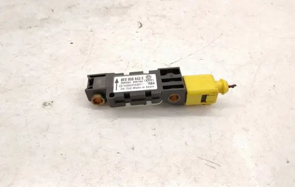 Audi A4 S4 B5 8D Airbag deployment crash/impact sensor 8E0959643E 300224220104
