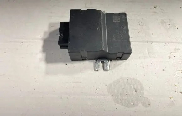BMW 4 F36 Gran coupe Fuel injection pump control unit/module 7476687 01132017
