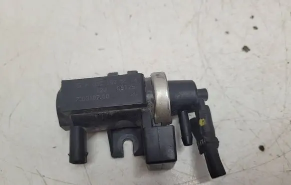 Mercedes-Benz A W169 Turbo solenoid valve A0051535528 70078200 05T257