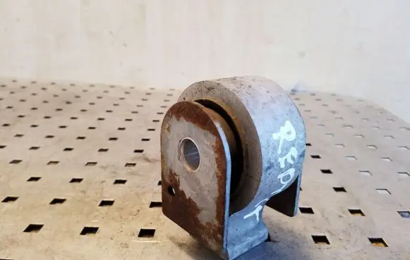 Mercedes-Benz C W205 Rear differential mounting bracket 