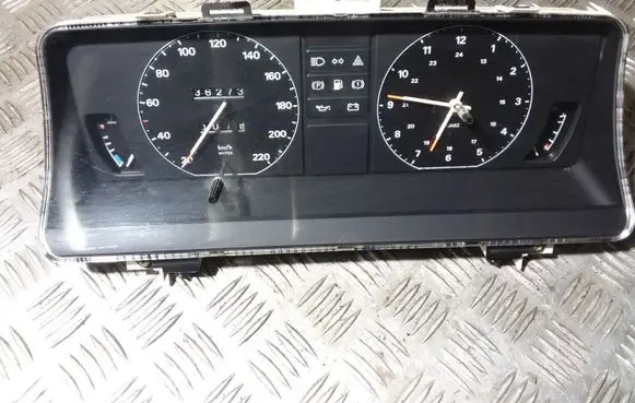 Opel Rekord E2 Speedometer (instrument cluster) 81117340 90149099