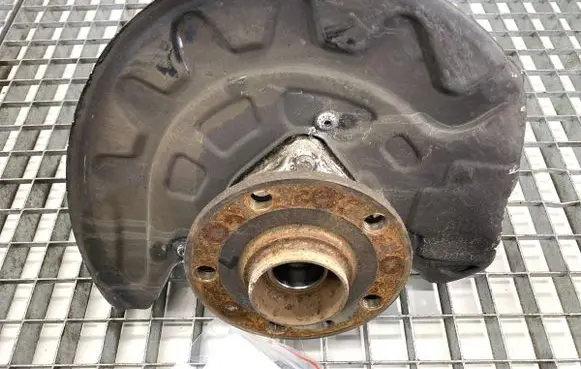Skoda Superb B8 (3V) Front wheel hub spindle knuckle 