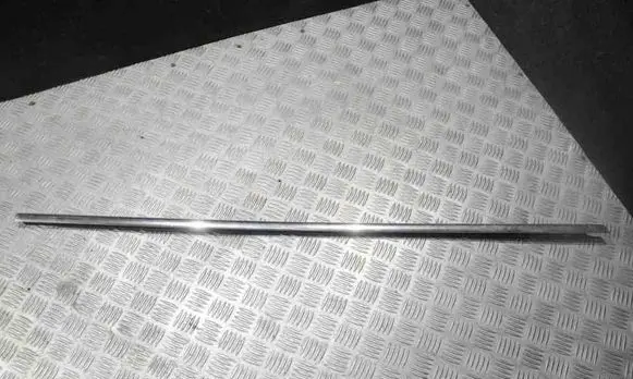 Volkswagen PASSAT B6 Door glass trim 3C4837476