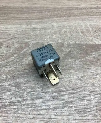 Audi A4 S4 B5 8D Other relay 443951253J 213