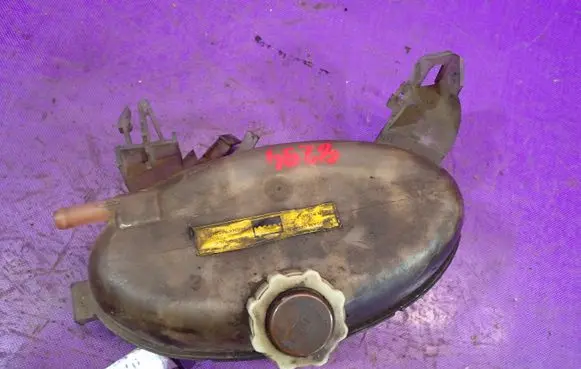 Opel Movano A Coolant expansion tank/reservoir 8200199170