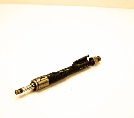 BMW 7 G11 G12 Fuel injector 8626147
