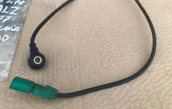 Volkswagen PASSAT B5.5 Detonation knock sensor 07D905377