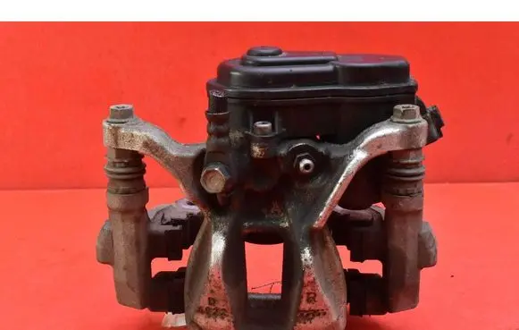 Toyota C-HR I Rear brake caliper 