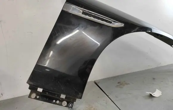 Jaguar XE Fender T4N2636