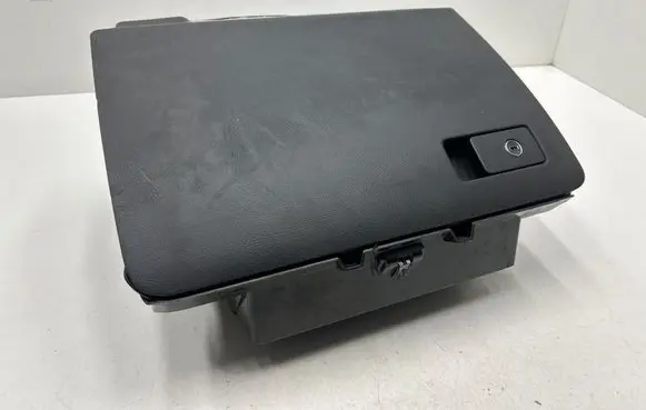 Volkswagen PASSAT B7 Glove box 3C1857097BC