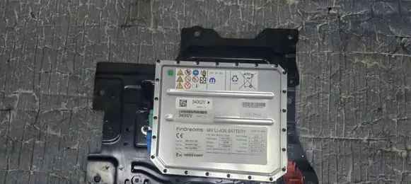 Peugeot 3008 III Hybrid / electric car battery 9867803180