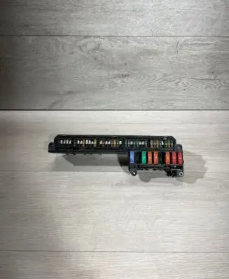 BMW 5 E60 E61 Fuse module 6957330