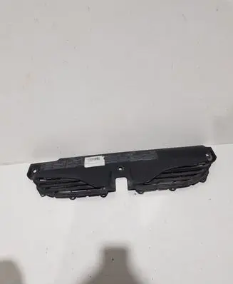 Renault Laguna I Quarter panel pressure vent 7700819948