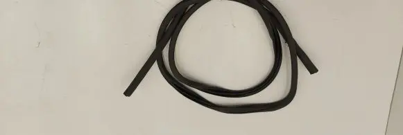 Nissan Leaf II (ZE1) Front door rubber seal 