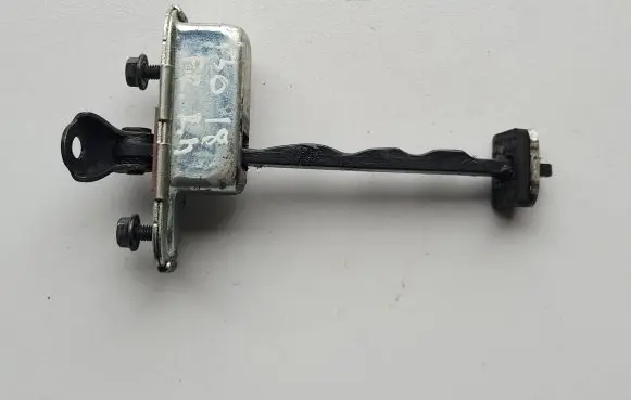 Hyundai i30 Front door check strap stopper