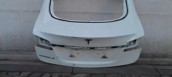 Tesla Model S Tailgate/trunk/boot lid