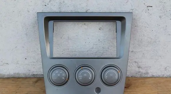 Subaru Impreza II Climate control unit 72311FE080