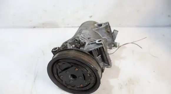 Renault Fluence Air conditioning (A/C) compressor (pump)