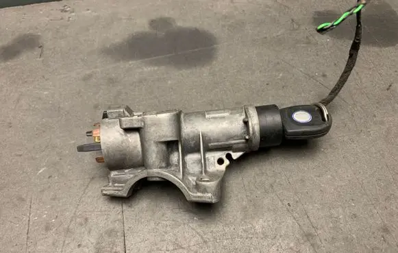 Volkswagen Polo IV 9N3 Ignition lock 4B0905851C 4B0905849 04160200