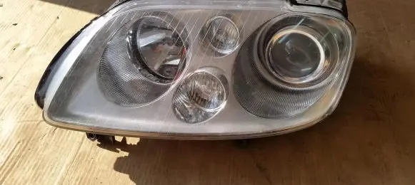 Volkswagen Touran III Headlight/headlamp