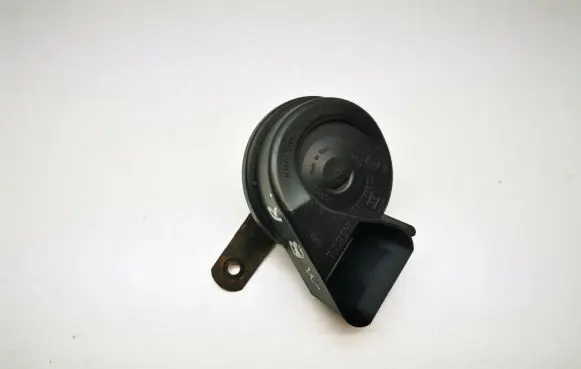Mercedes-Benz R W251 Horn signal E9703881165 3881165