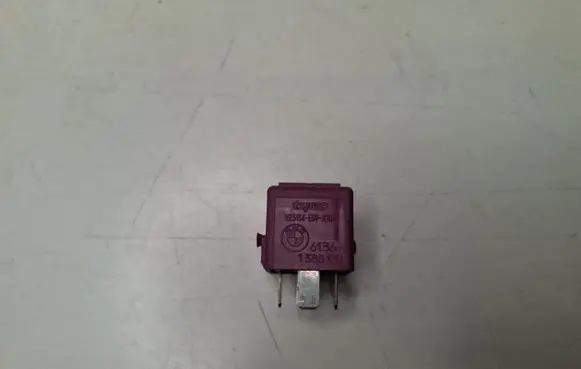 BMW 5 E39 Other relay 1388911 V23134E59X107
