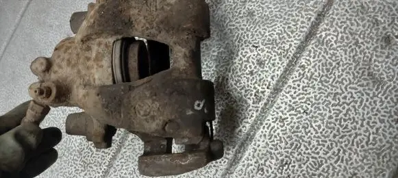 Fiat Punto (188) Front brake caliper