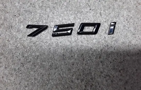 BMW 7 G11 G12 Manufacturers badge/model letters 