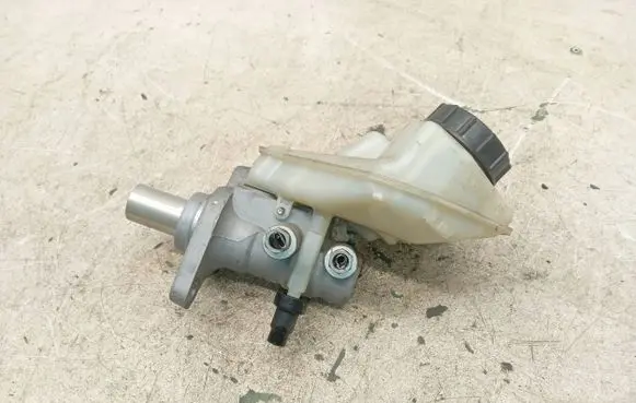 Volvo XC60 Master brake cylinder 03350885571