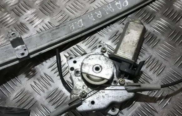 Nissan Prairie Front door window regulator motor 2970045r00 29700-45r00