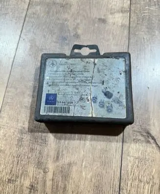Mercedes-Benz C W204 Anti-theft wheel nuts and lock B66470155