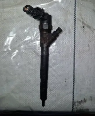 KIA Sorento Fuel injector 338004a160