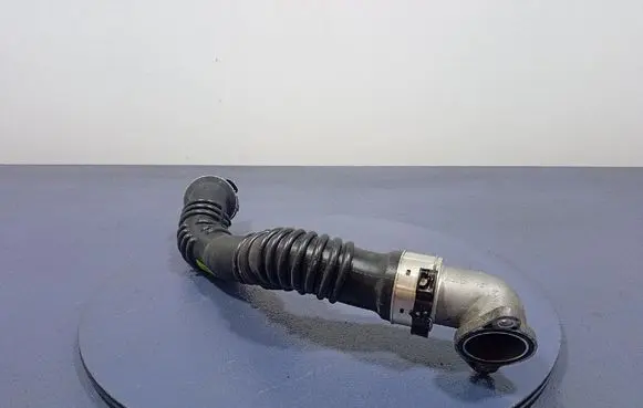 KIA Sportage Air intake hose/pipe 282602M400