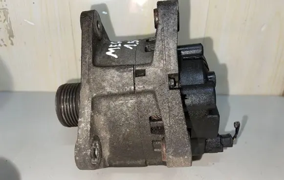 Renault Megane II Generator/alternator 8200386806