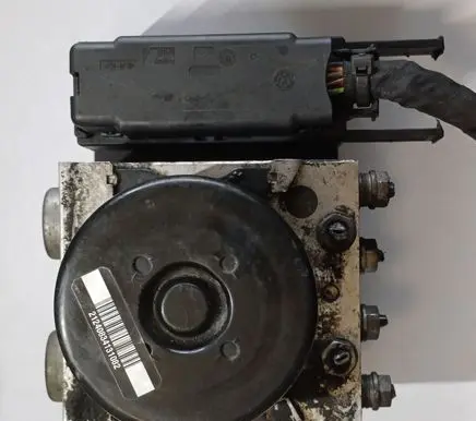 Volkswagen Golf VI ABS Pump 1K0614517BD 1K0907379AD