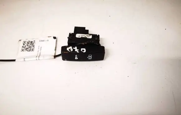Volkswagen Touareg I Central locking switch button 7L6962125