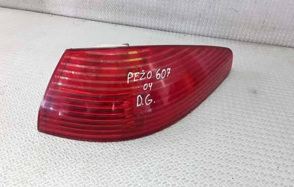 Peugeot 607 Rear/tail lights