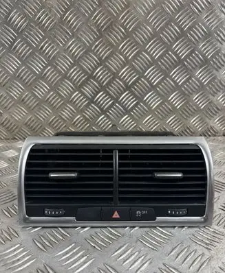 Audi Q7 4L Dash center air vent grill 4L0820951