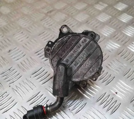 Mercedes-Benz C W203 Vacuum pump A6112300065