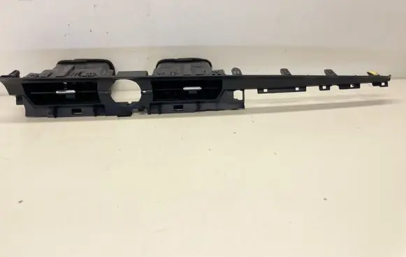 Lexus ES 300h Dash center air vent grill 5566133030 3556613030 55660
